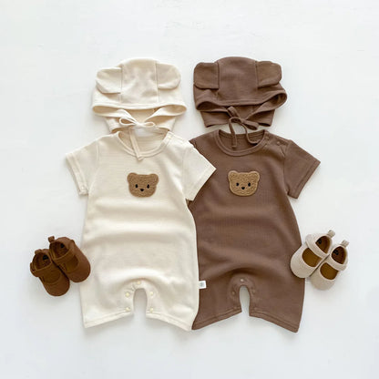 Jumpsuit en Coton avec Patch Ours et Bonnet à Oreilles – Douceur et Style pour Bébé